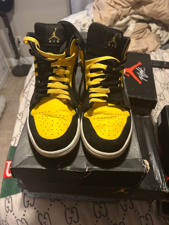 Nike Other - Nike Air Jordan 1 Mid - Black/Yellow